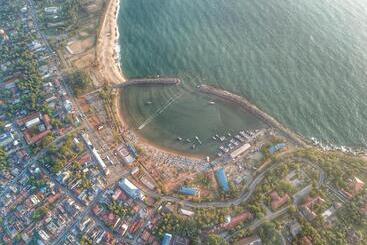 تختخواب و صبحانه The Bungalow Hambantota