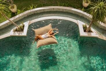 تختخواب و صبحانه Villa Tokay   Luxury Private Villas