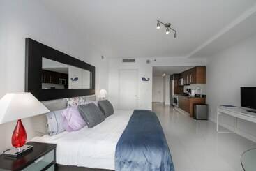 هتل Icon Brickell W Residences