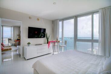 هتل Icon Brickell W Residences