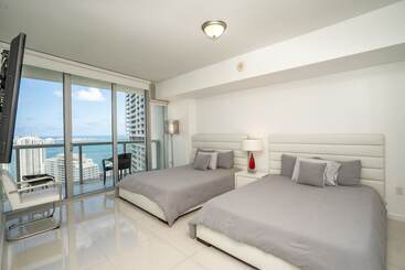 هتل Icon Brickell W Residences