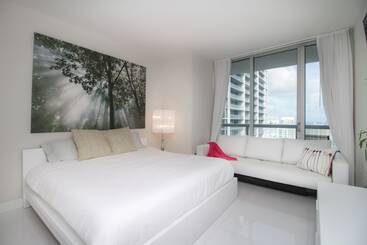 هتل Icon Brickell W Residences