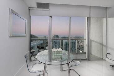 هتل Icon Brickell W Residences