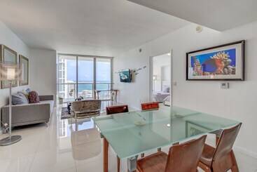 هتل Icon Brickell W Residences