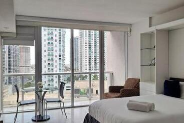 هتل Icon Brickell W Residences