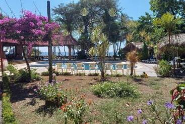 هتل Las Brisas Del Pacifico