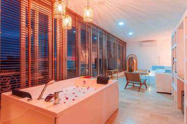 هتل Mare Marin Boutique