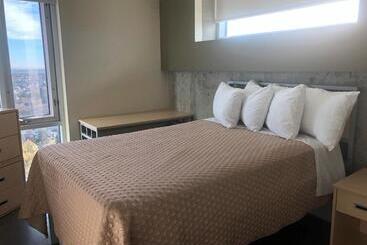 هتل Sait Residence & Conference Centre   Calgary