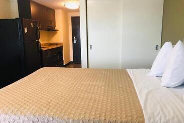 هتل Sait Residence & Conference Centre Calgary