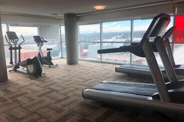 هتل Sait Residence & Conference Centre   Calgary