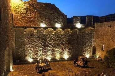 هتل Tenuta Castel Dell'aquila