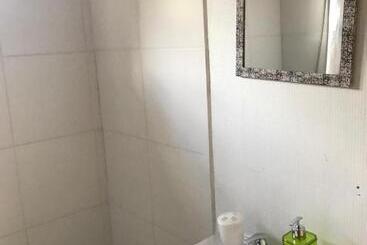 פנסיון Monte Campamento Hostel