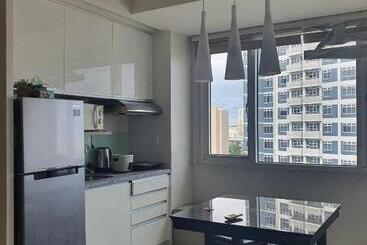 تختخواب و صبحانه Calyx Residences