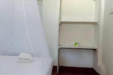تختخواب و صبحانه Hostal Kite Kalpitiya