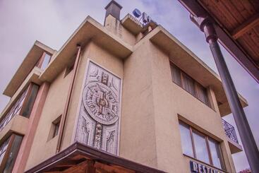 Family Hotel Ivel   семеен хотел ивел