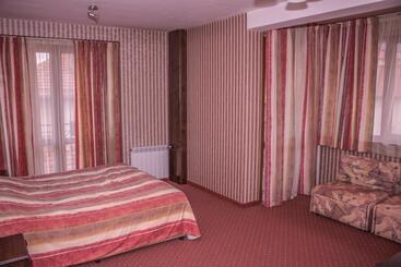 Family Hotel Ivel семеен хотел ивел