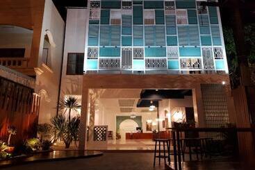 هتل Bania Boutique House