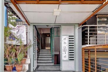 호텔 J.b. Boarding And Lodging