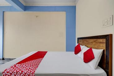 호텔 J.b. Boarding And Lodging
