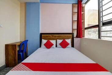 호텔 J.b. Boarding And Lodging