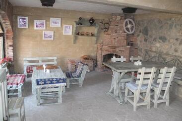 هتل Restaurant Kakhaberi