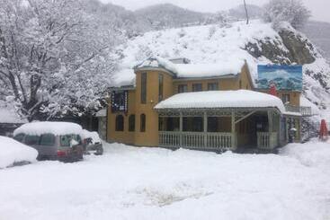 هتل Restaurant Kakhaberi