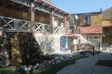 هتل Restaurant Kakhaberi