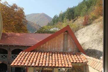 هتل Restaurant Kakhaberi