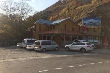 هتل Restaurant Kakhaberi