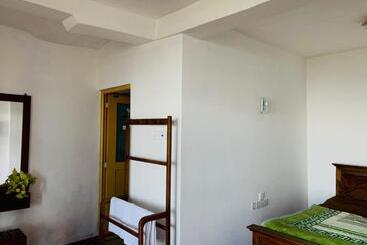 هتل The Station Lodge