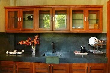 هتل Villa Rumassala Luxury Chalets Unawatuna