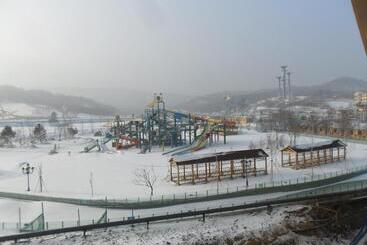هتل Yabuli Hot Spring Resort