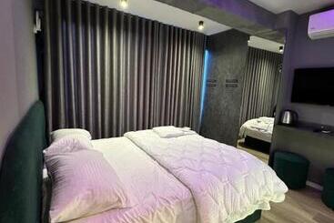 Love Hotel Tirana