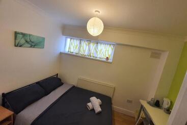 پانسیون Eastwood Rooms