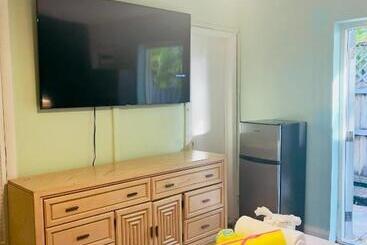 پانسیون Large Gay Men S 1 Bedroom W Gameroom Heated Pool Clothing Optional