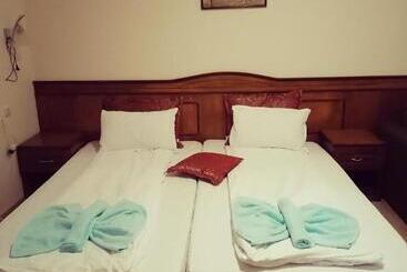 ペンション Guest House Nani