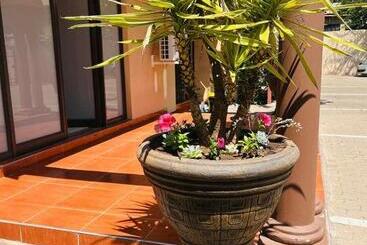 پانسیون Laguna Guesthouse