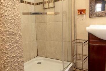 پانسیون Pandora S Guesthouse