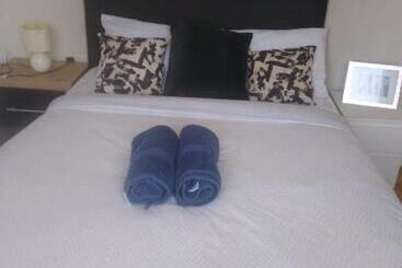 پانسیون The Comfy Cottage