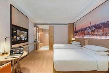 Vienna International Hotel Shenzhen Baolong Subway Station Branch