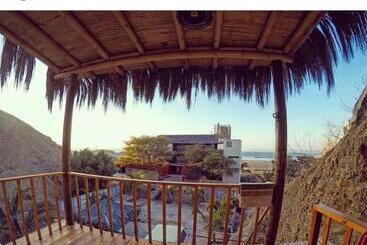 هاستل Lobitos Eco Lodge