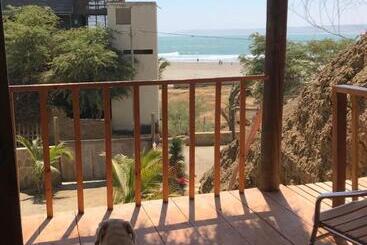 هاستل Lobitos Eco Lodge