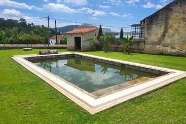 تختخواب و صبحانه Paços Do Douro, Chambre Privée Avec Piscine
