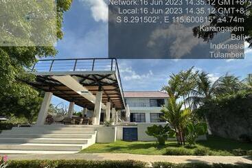 تختخواب و صبحانه Makati Villa