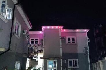 Benington Hotel And Suites