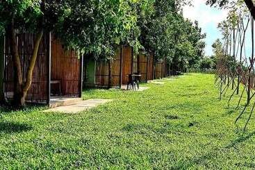 هتل Chomka Thnong Resort