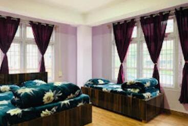 هتل Cozi Inn Bomdila