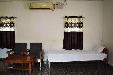 فندق Falcon Jungle Resort