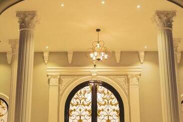 هتل The Edition Bahawalpur