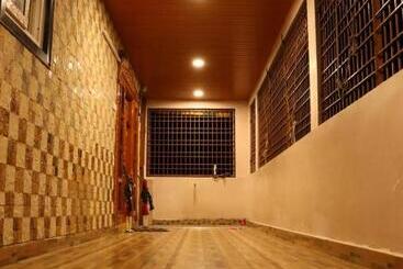 فندق Visweswara Grand